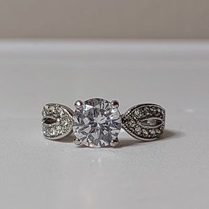 Cute Silver Tone Ring With Clear Stone Size 7